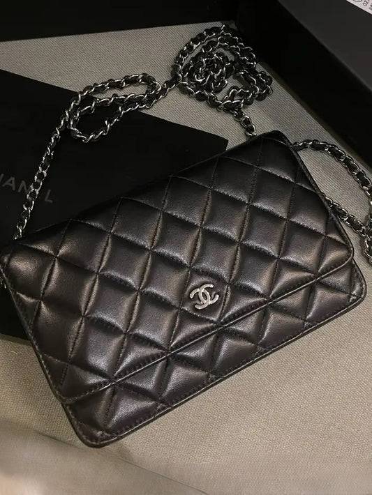 حقيبة شانيل بسلسلة