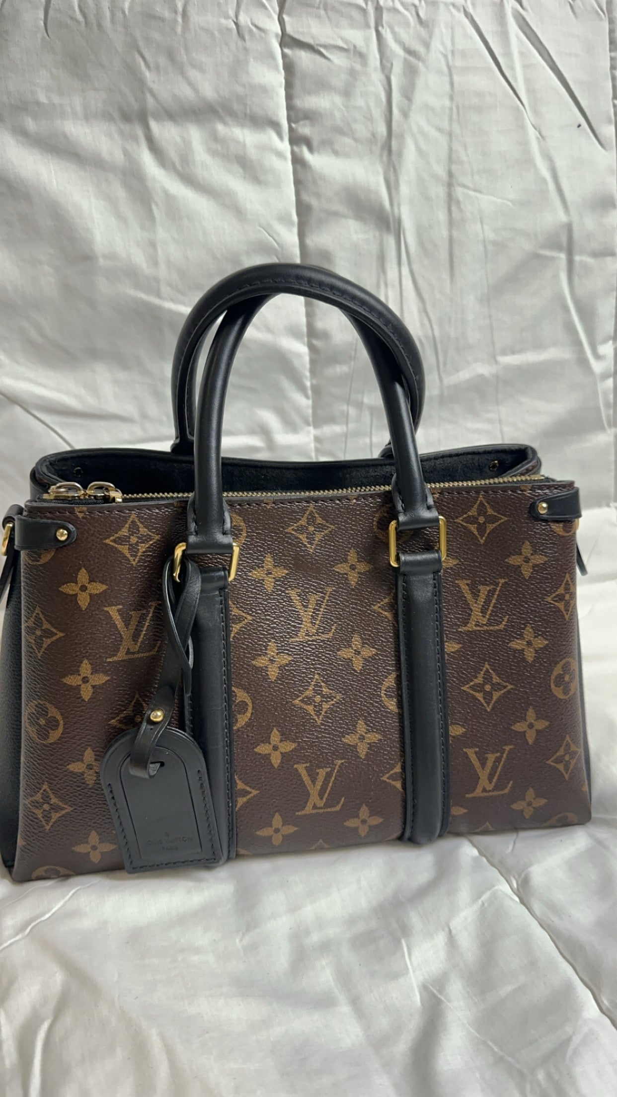 حقيبة Lv