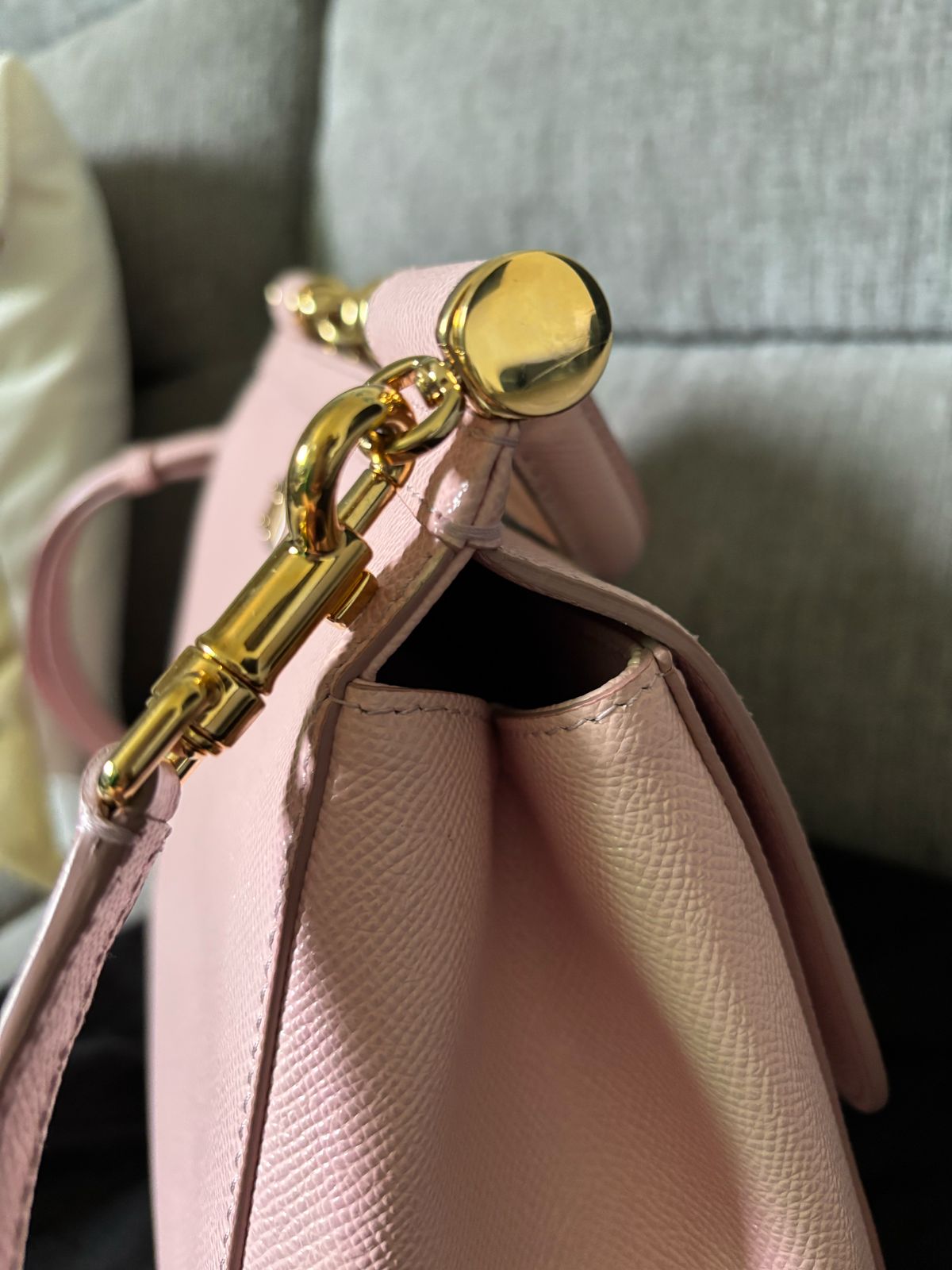 حقيبة دولتشي اند غابانا