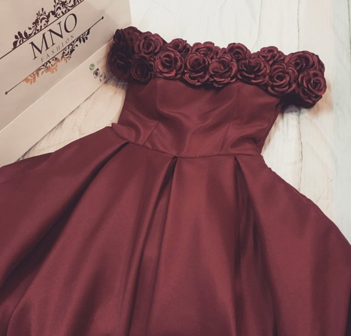 فستان من المصممة منيره السبيعي