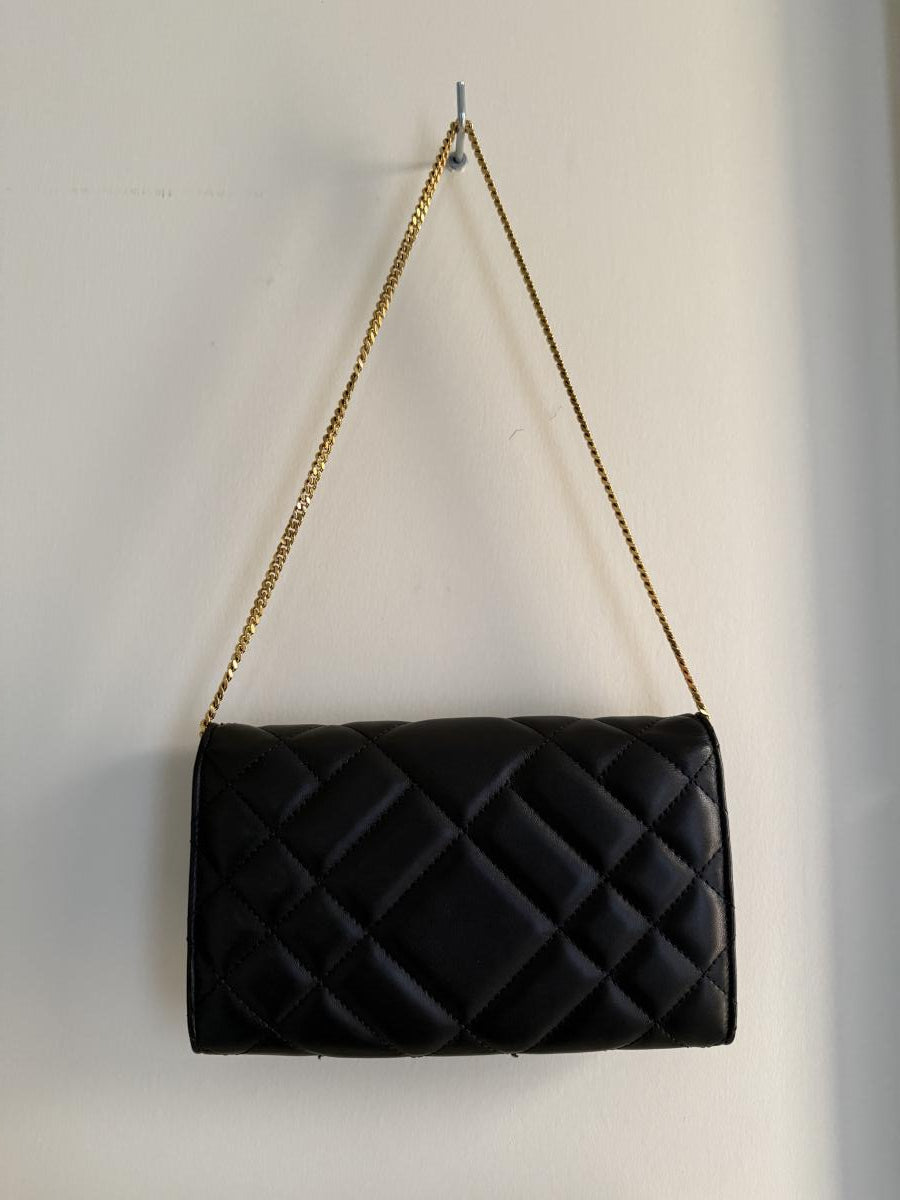 حقيبة فرزاتشي