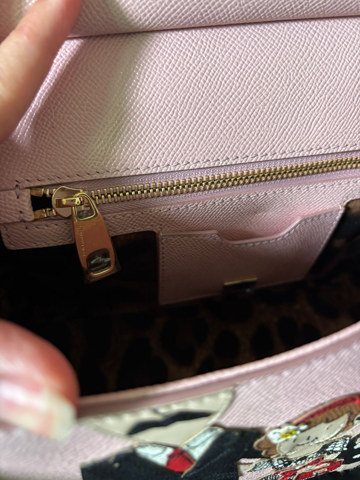 حقيبة دولتشي اند غابانا