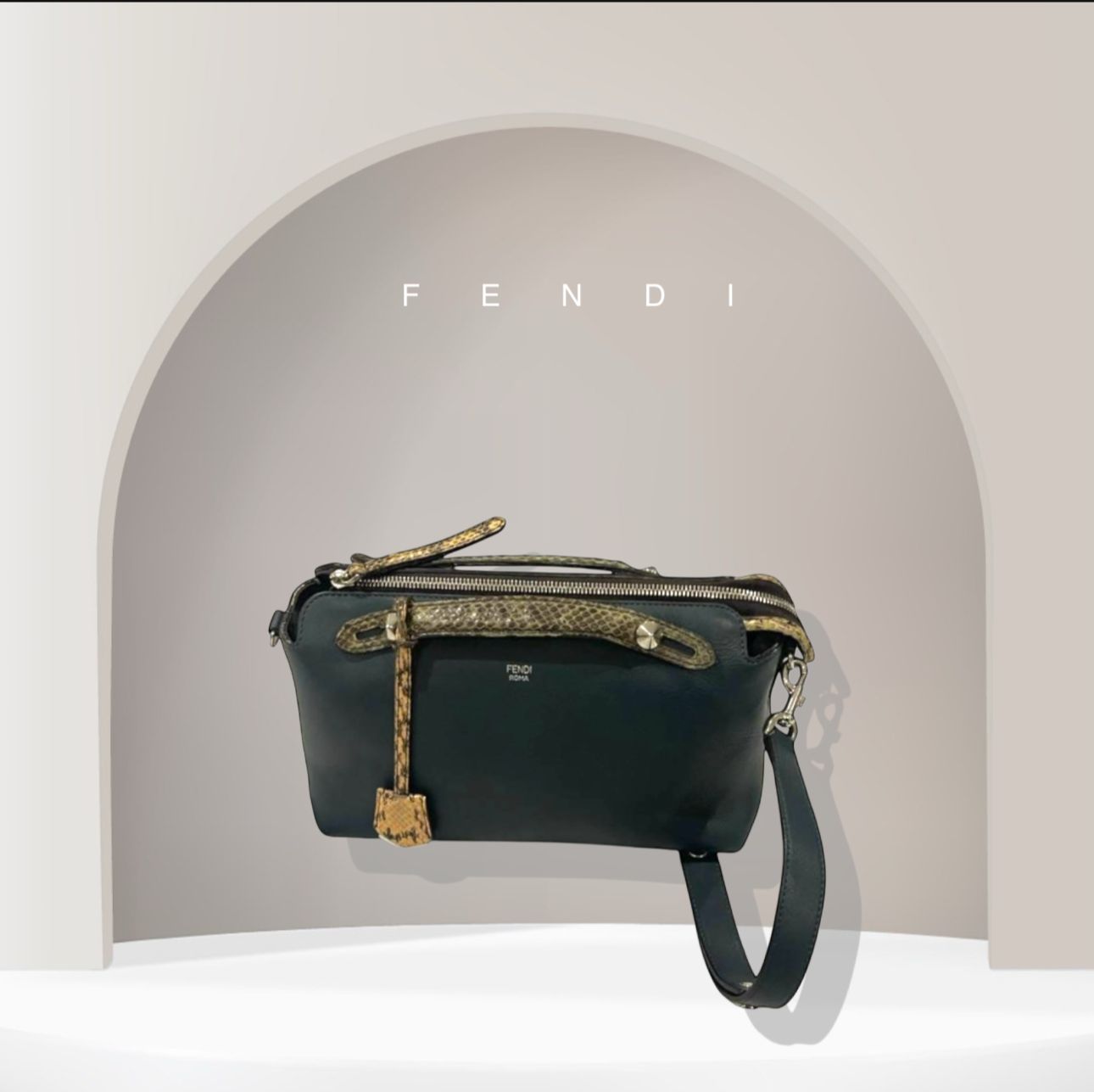 حقيبة By The Way من Fendi مطعمه من جلد ثعبان البايثون بلون تركواز limited edition